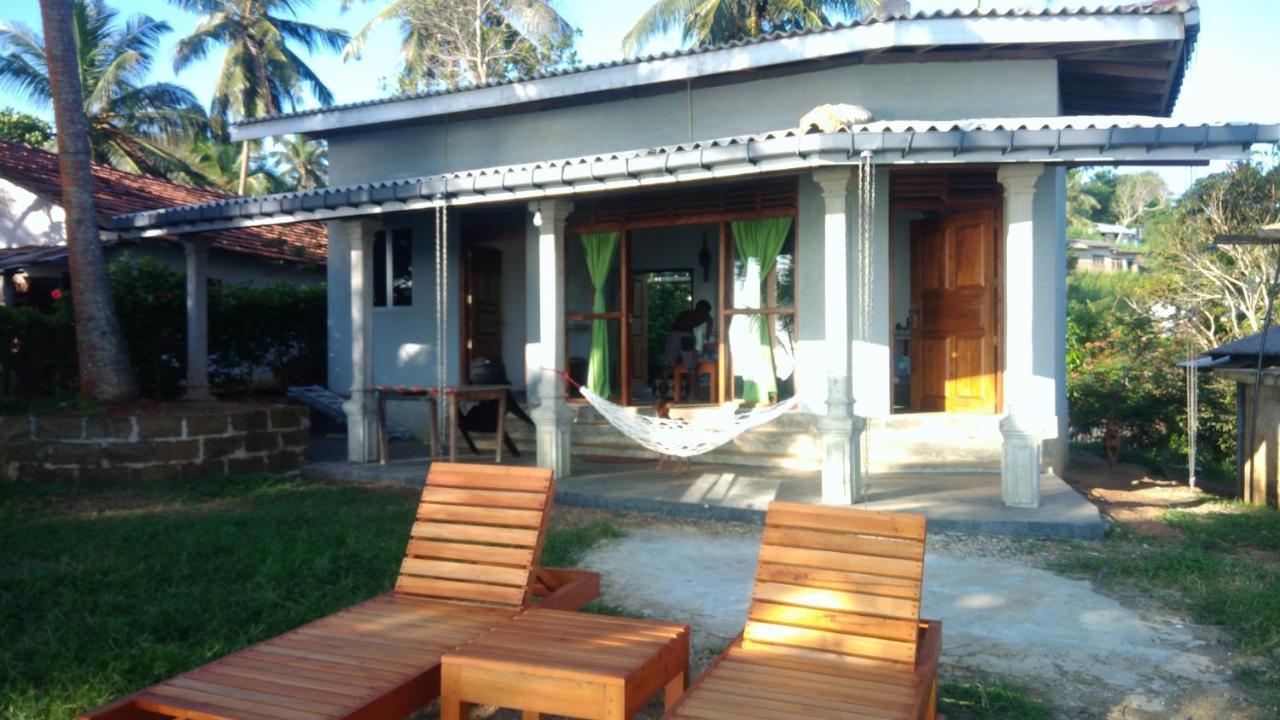 Pemuyan Mirissa70 Bed & Breakfast Exterior foto